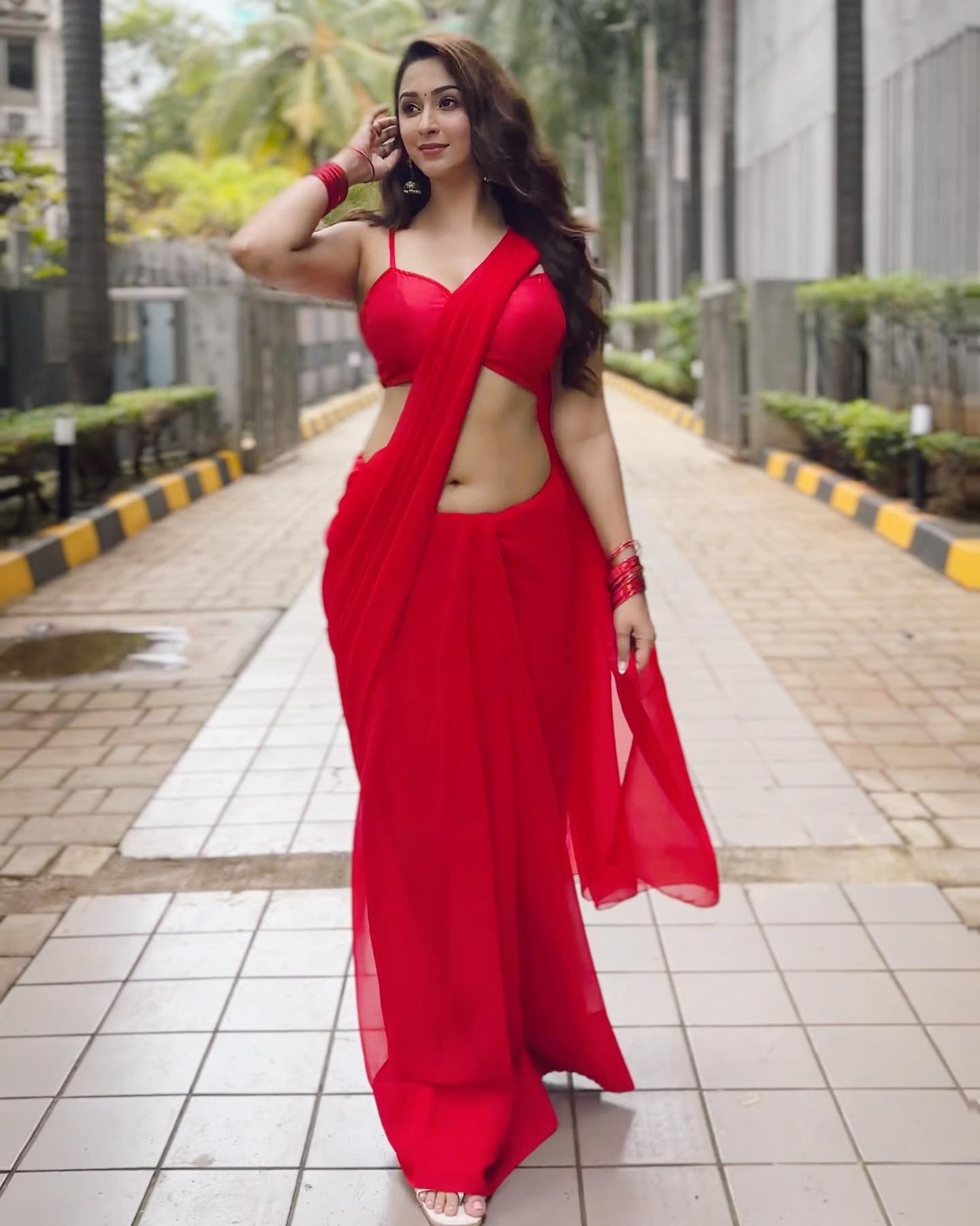 Eshanya Maheshwari Red Hot Saree Nude Sexy Body Pose Bollywood X Org