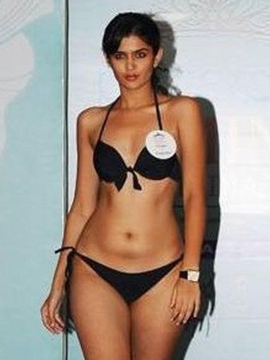 Dekshika Seth Bikini Xxxmp4 - Naked Deeksha Seth In Two Piece Bikini | Bollywood X