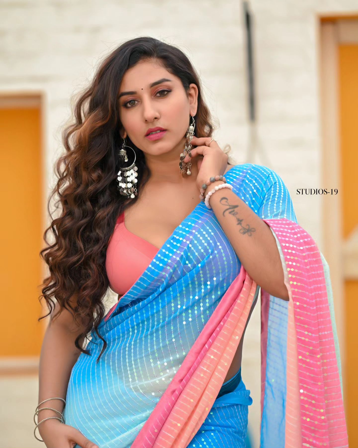 Vishnu Priya Bhimeneni saree removed bold shoot boobs nipple pussy
